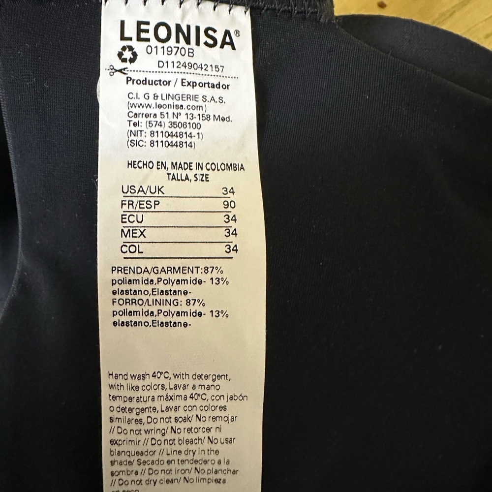 Leonisa  Back Smoothing Full Coverage Black Bra Size 34B - Picture 6 of 12
